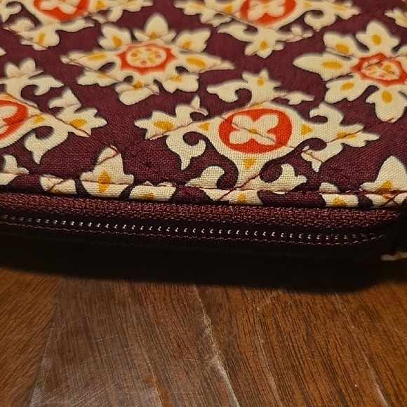 VERA BRADLEY MEDALLION TRAVEL WALLET BROWN TONES RETIRED 2006 - Picture 9 of 9